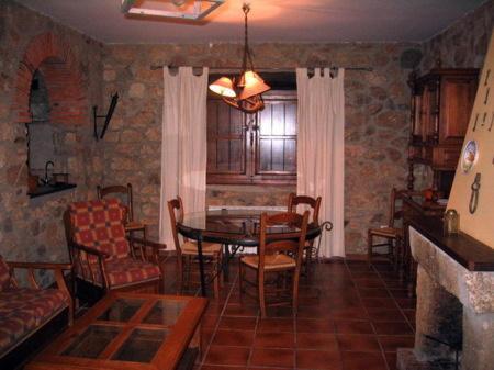Casa Rural Virgen De La Cabeza Guest House Valencia de Alcantara Ruang foto